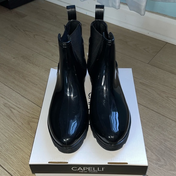 Capelli New York. In good condition only been worn Once. Color black. - Picture 2 of 4